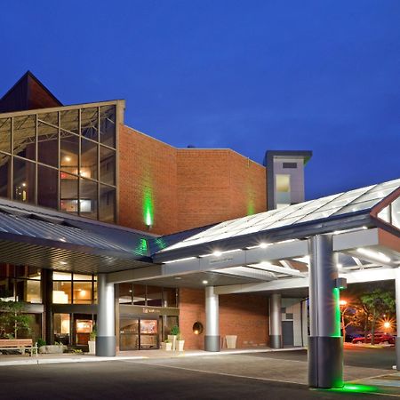 Holiday Inn Oakville Centre By Ihg Bagian luar foto
