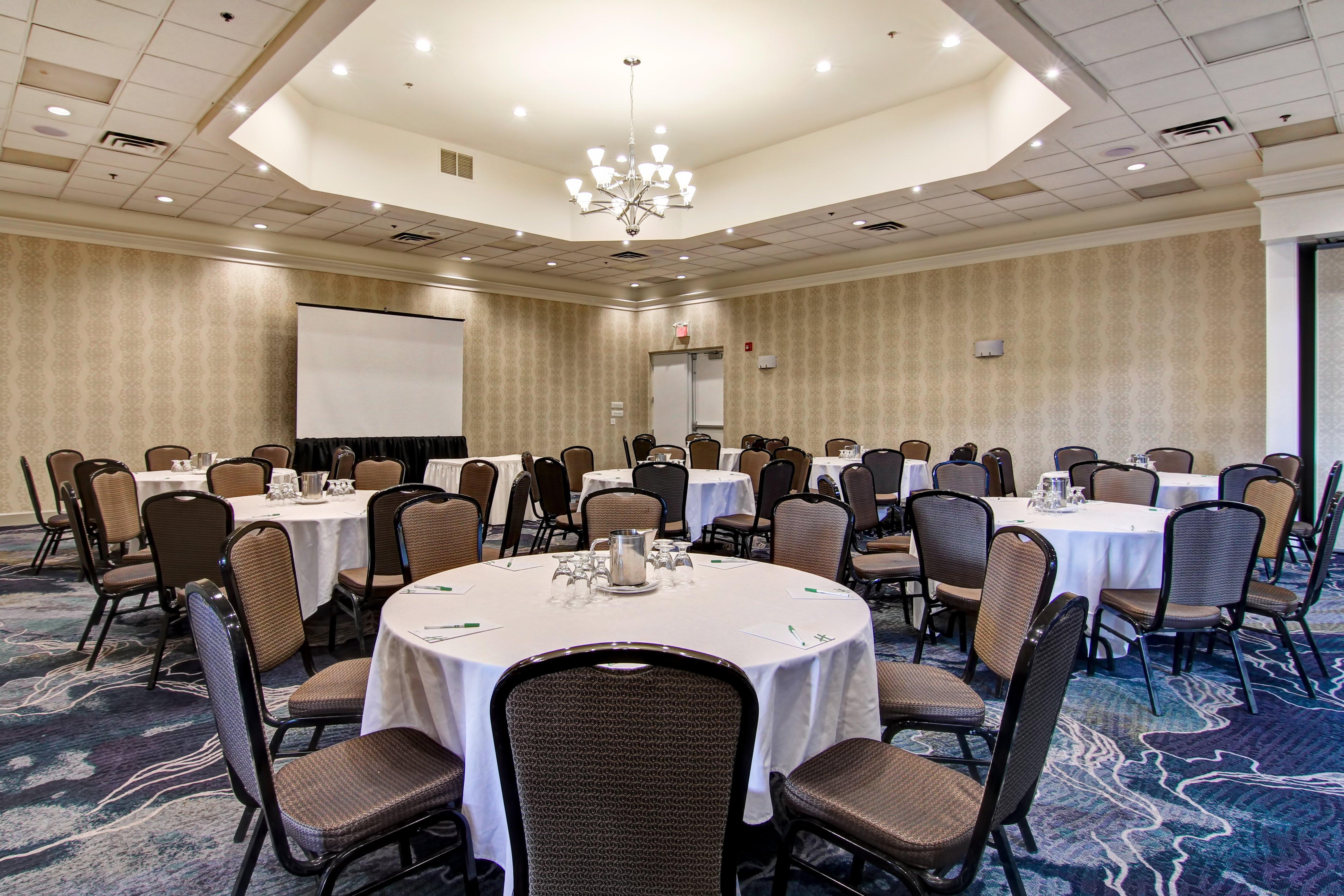 Holiday Inn Oakville Centre By Ihg Bagian luar foto