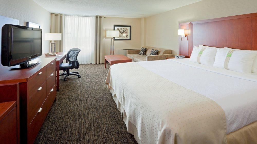 Holiday Inn Oakville Centre By Ihg Bagian luar foto