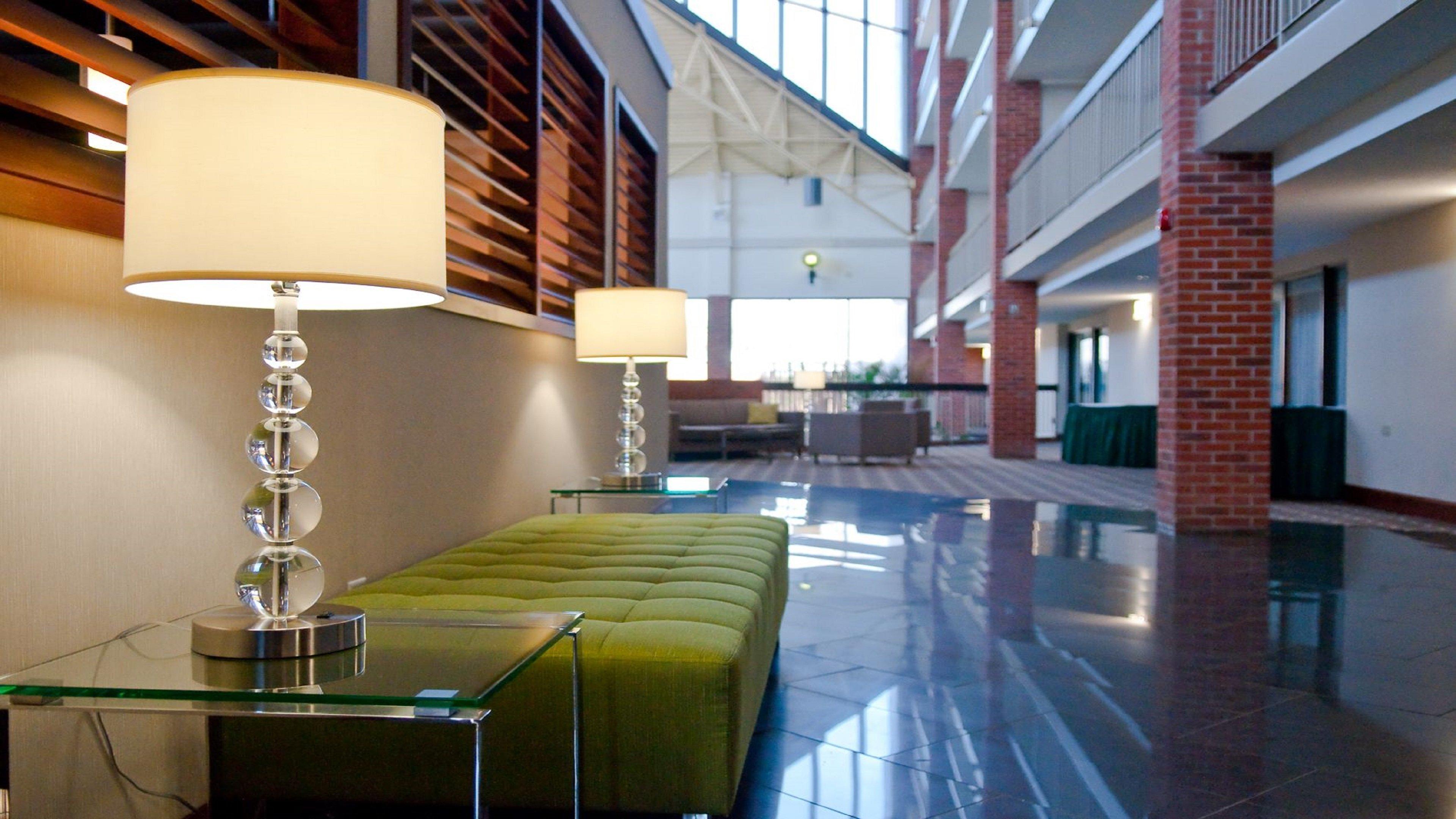 Holiday Inn Oakville Centre By Ihg Bagian luar foto