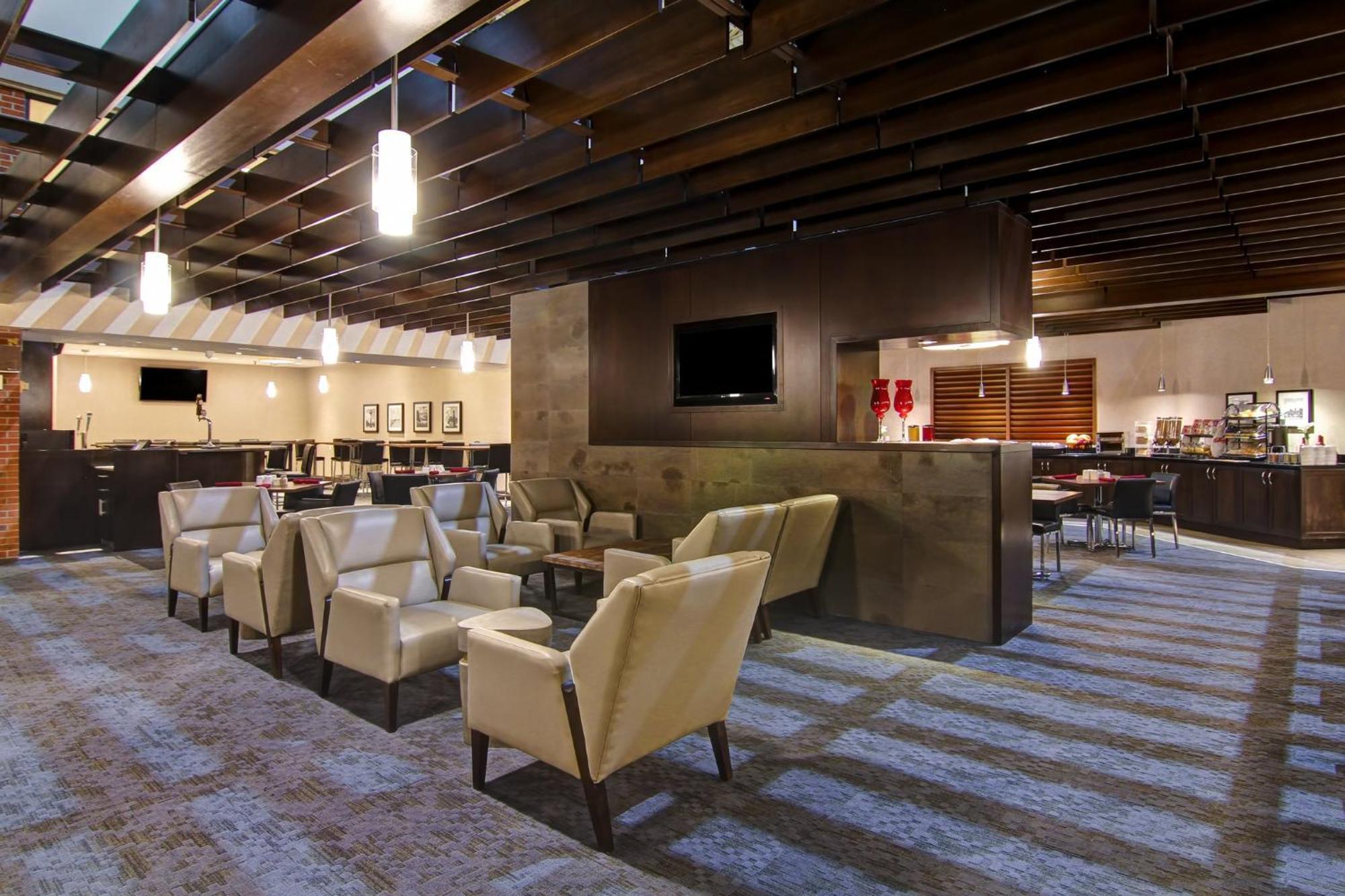 Holiday Inn Oakville Centre By Ihg Bagian luar foto