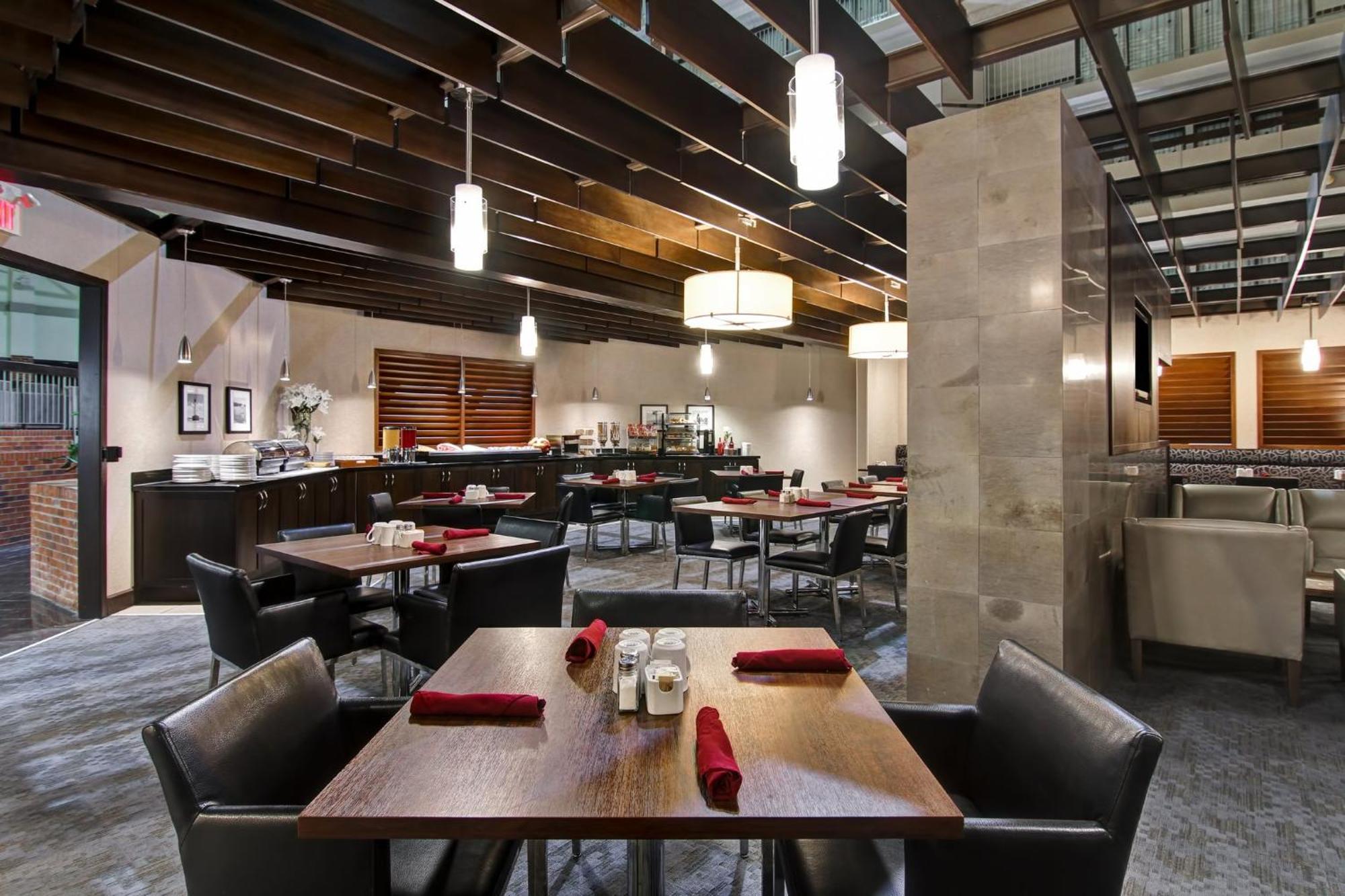 Holiday Inn Oakville Centre By Ihg Bagian luar foto