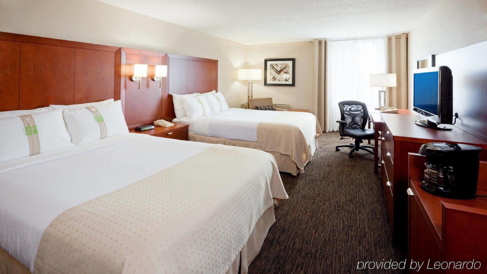 Holiday Inn Oakville Centre By Ihg Bagian luar foto